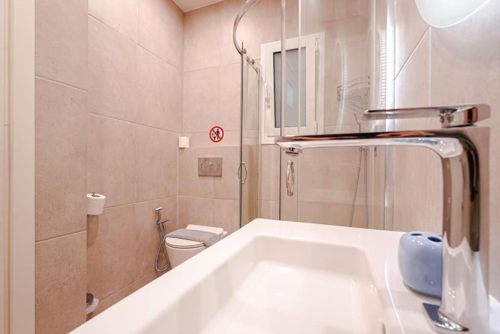 Syntagma Square, 60Sqm Dream Suite Atina Dış mekan fotoğraf
